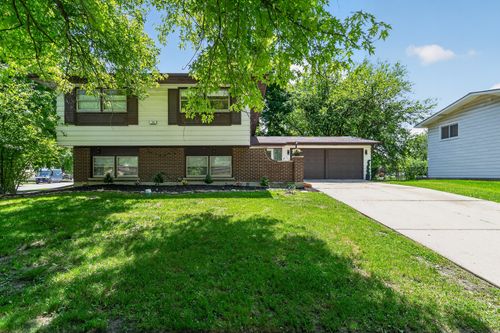 702 Fitzhenry Ct, Glenwood, IL, 60425-1113 | Card Image