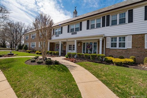 apt-2b-1 Bengeyfield Dr, East Williston, NY, 11596-1930 | Card Image