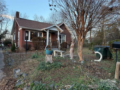 712 Griffin Ave Nw, Valdese, NC, 28690-2214 | Card Image