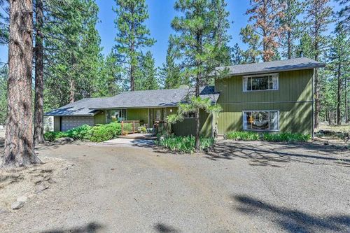 5924 Hogan Dr, Weed, CA, 96094-9214 | Card Image