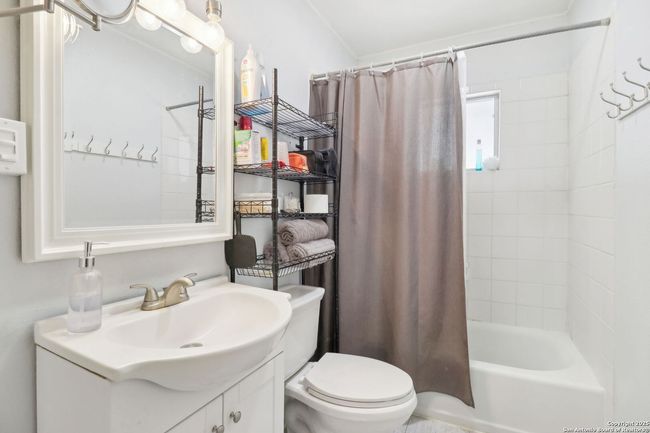3311 W Cesar E Chavez Blvd, House other with 3 bedrooms, 1 bathrooms and null parking in San Antonio TX | Image 18