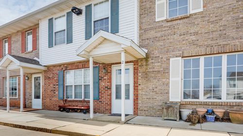 2-23 Fetzer Ct, Bloomington, IL, 61704-9366 | Card Image