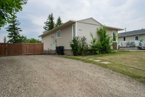 8325 101 Avenue, Peace River, AB, T8S1N2 | Card Image