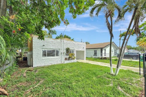 7770 Nw 9th Ave, Miami, FL, 33150-3227 | Card Image
