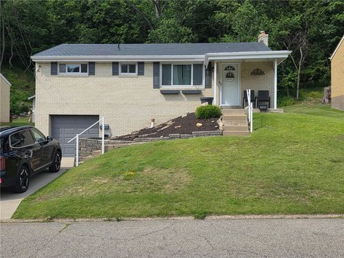 130 Eileen Dr, Observatory, PA, 15214-1220 | Card Image