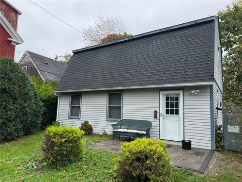rc-31 Powel Ave, Newport, RI, 02840-2616 | Card Image