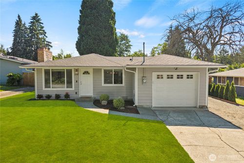 2147 Ne 12th St, Renton, WA, 98056-2917 | Card Image