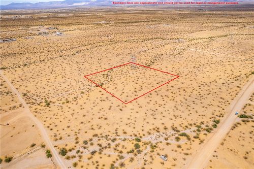 2193 S Cibola Road, Golden Valley, AZ, 86413 | Card Image