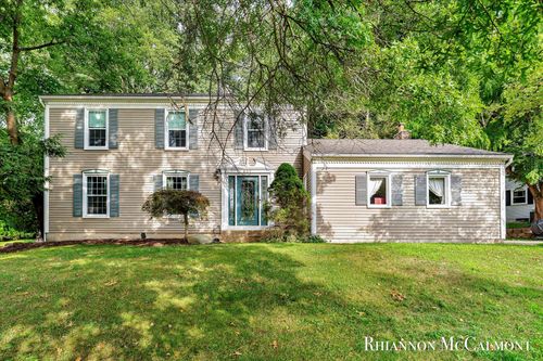 667 Duxbury Ct, Ada, MI, 49301-7805 | Card Image