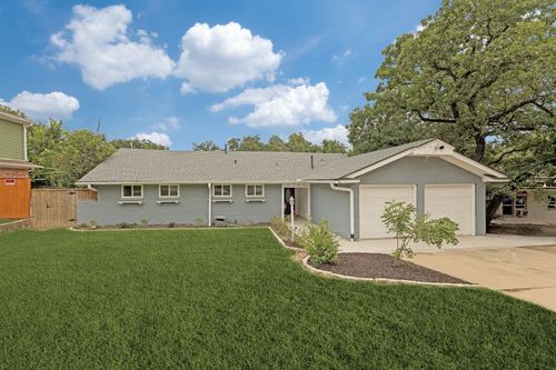 5786 Rockhill Rd, Fort Worth, TX, 76112-3043 | Card Image