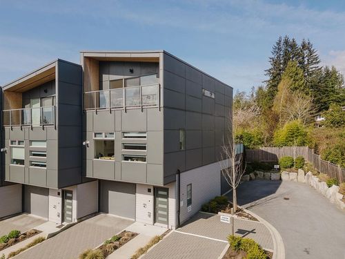 109-736 Gibsons Way, Gibsons, BC, V0N1V9 | Card Image