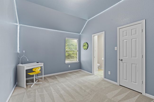 3rd guest room upstairs | Image 28