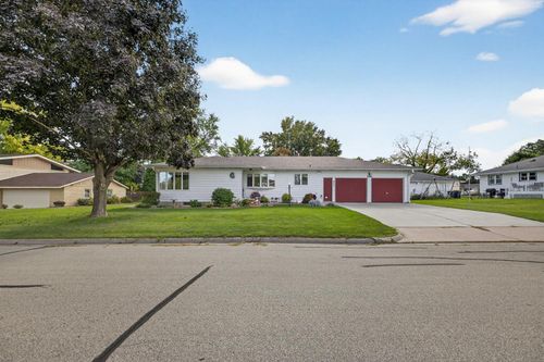 207 W Clay St, Lake City, MN, 55041-1114 | Card Image