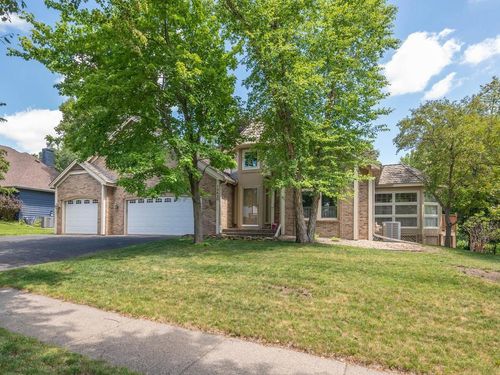 13420 Pennock Ave, Apple Valley, MN, 55124-7361 | Card Image
