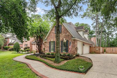 Notice the extra height of the left garage door! | Image 2