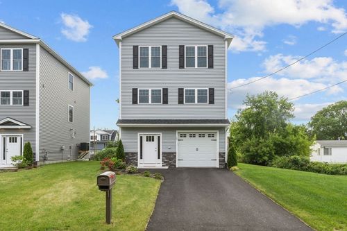15 Spadina Ave, Warwick, RI, 02889-4113 | Card Image