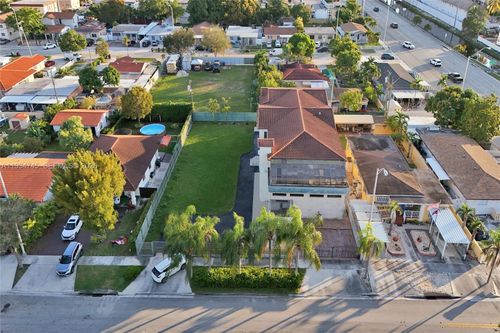 366 W 12th St, Hialeah, FL, 33010-3815 | Card Image