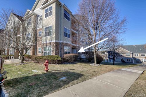 927 Tower Ridge Cir, Middletown, NY, 10941-2611 | Card Image