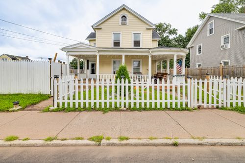 43 Birch St, Manchester, CT, 06040-5401 | Card Image
