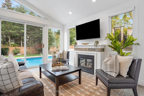 31 Lambert Cres, Guelph, ON, N1G2R4 | Card Image