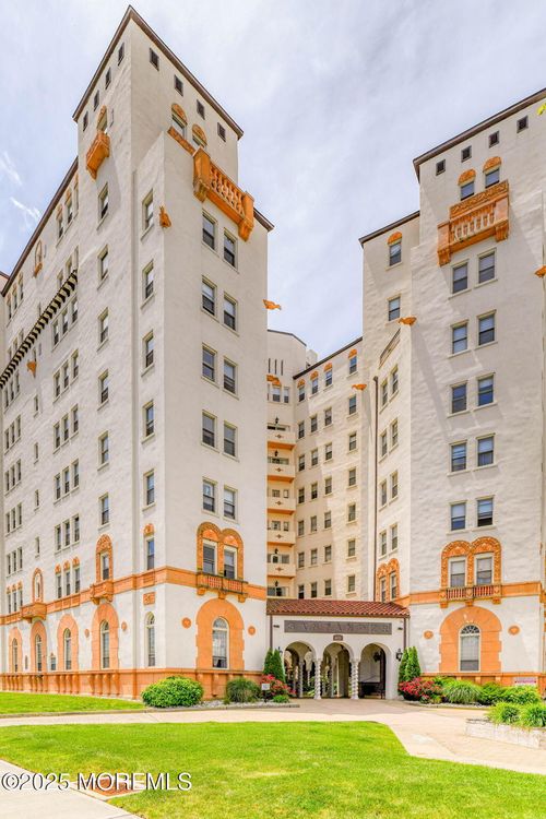 3f-400 Deal Lake Dr, Asbury Park, NJ, 07712-5174 | Card Image