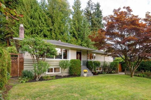 3658 Loraine Ave, North Vancouver, BC, V7R4B8 | Card Image