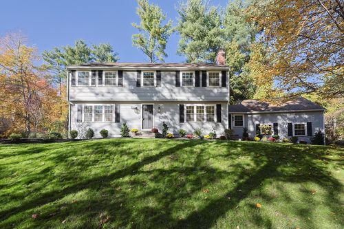 4 Deerfield Rd, Medway, MA, 02053-2206 | Card Image