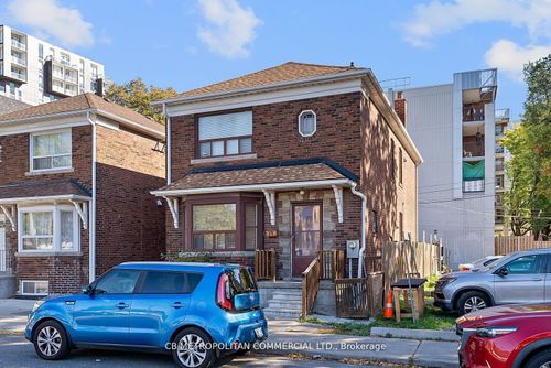 17 Augusta Ave, Toronto, ON, M5T2K7 | Card Image