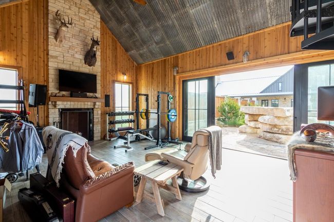 1635 County Road 135, House other with 5 bedrooms, 3 bathrooms and null parking in Hale Center TX | Image 38