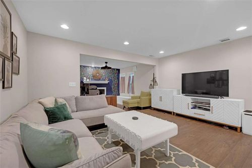 118 Lablanc Way Nw, Atlanta, GA, 30327-1056 | Card Image