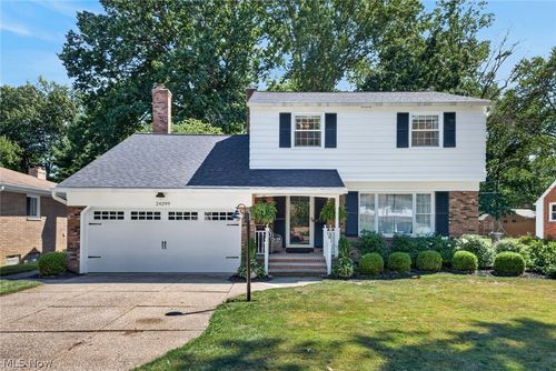 24299 Beech Ln, North Olmsted, OH, 44070-1009 | Card Image