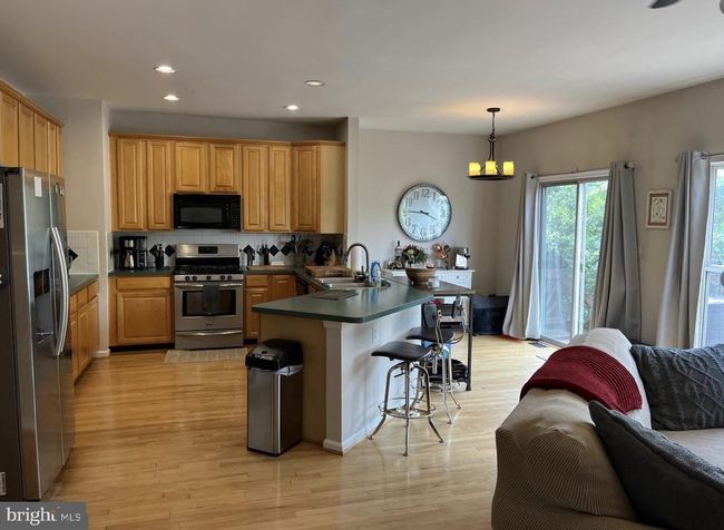 13222 Goose Pond Ln, Townhouse with 3 bedrooms, 4 bathrooms and null parking in FAIRFAX VA | Image 6