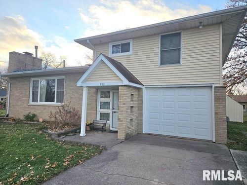 915 Locust St, Wilton, IA, 52778-9587 | Card Image