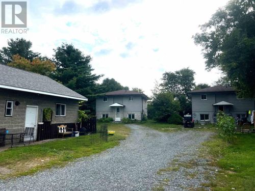 22 Cobden Ave, Blind River, ON, P0R1B0 | Card Image