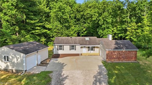 8220 Ballash Rd, Medina, OH, 44256-8013 | Card Image