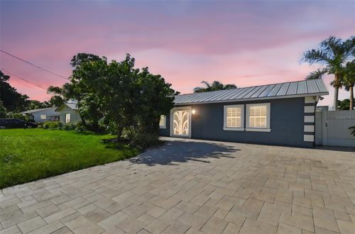 8708 Thornwood Ln, Tampa, FL, 33615-4428 | Card Image