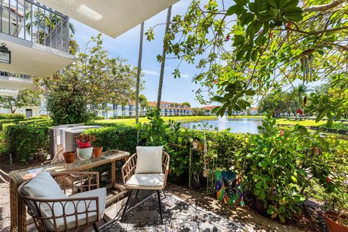 111-2012 Alta Meadows Ln, Delray Beach, FL, 33444-1108 | Card Image
