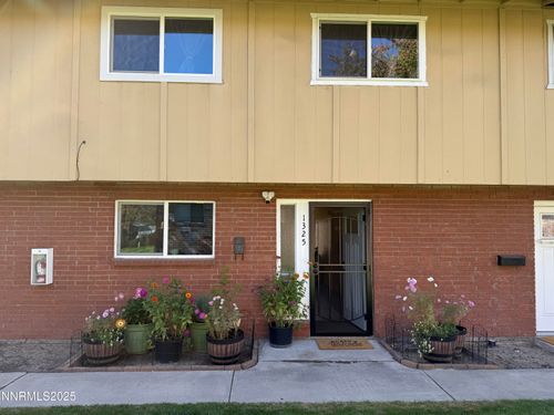 1325 Green Ct N, Carson City, NV, 89701-3365 | Card Image