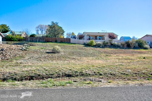 7063 E Wren Dr, Prescott Valley, AZ, 86314-5323 | Card Image