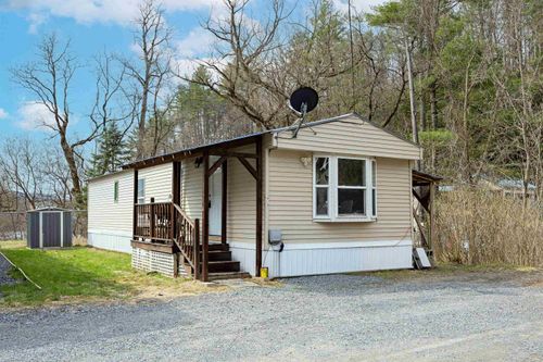 141 Oak St, St. Johnsbury, VT, 05819-1359 | Card Image