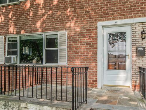 apt-31j-121 Broadway, White Plains, NY, 10603-3670 | Card Image