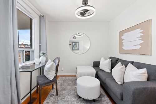 493 Jane St, York, ON, M6S4A1 | Card Image