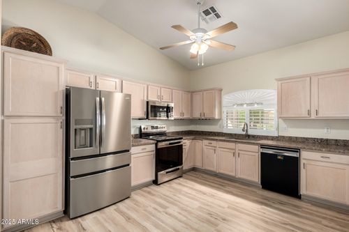 301-2101 S Meridian Rd, Apache Junction, AZ, 85120-7203 | Card Image