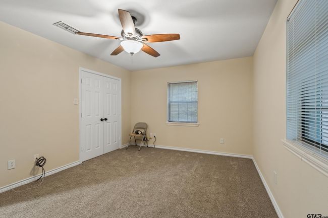 411 Raton Pass, House other with 3 bedrooms, 2 bathrooms and null parking in Holly Lake Ranch TX | Image 15