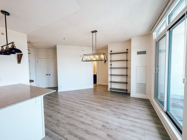 521 - 12 Woodstream Blvd, Condo with 1 bedrooms, 1 bathrooms and 2 parking in Woodbridge ON | Image 9