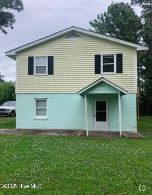 a-921 N Yaupon Ter, Morehead City, NC, 28557-3442 | Card Image