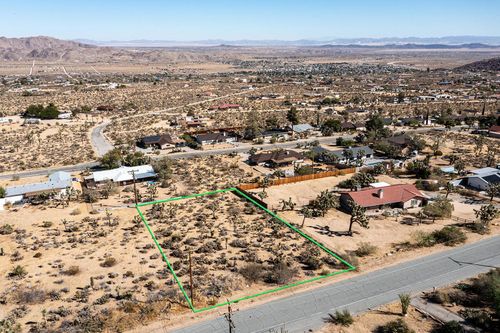 207 Sandalwood Trail, Joshua Tree, CA, 92252 | Card Image