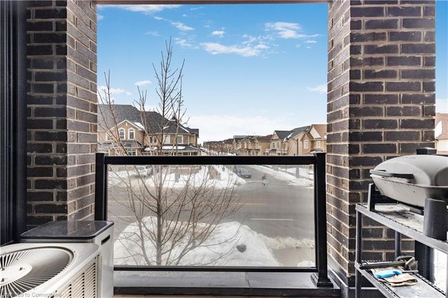 3048 Postridge Dr, Townhouse with 2 bedrooms, 3 bathrooms and 2 parking in Oakville ON | Image 9