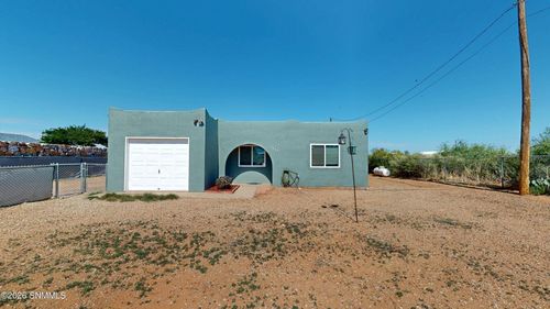 4623 Chamizal Rd, Las Cruces, NM, 88011-6820 | Card Image