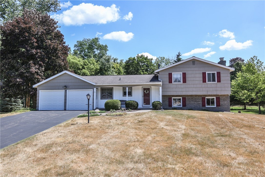 12 Forestwood Lane, Sold in Perinton Zoocasa